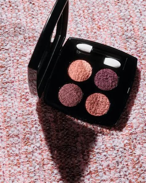 chanel fall 2022 tweed makeup|Sneak Peek! CHANEL Fall 2022 Les 4 Ombres Tweed .